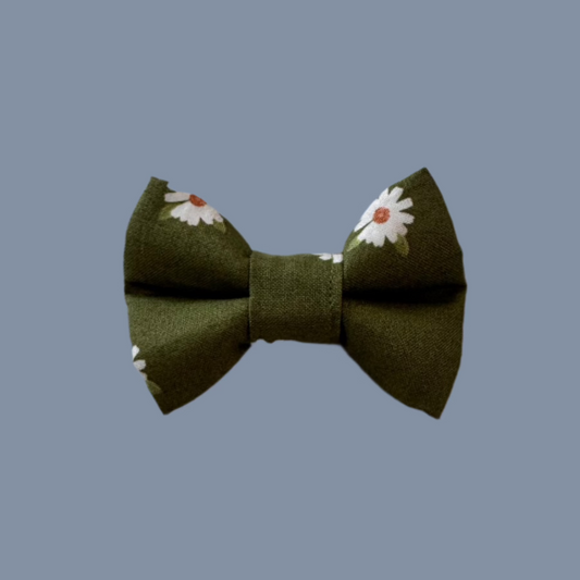 Daisies Dog Bowtie